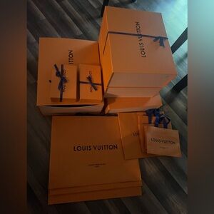 4 Large Boxes, 2 Small Boxes, 3 Large Bags, 1 Medium Bags, and 3 Small Bags